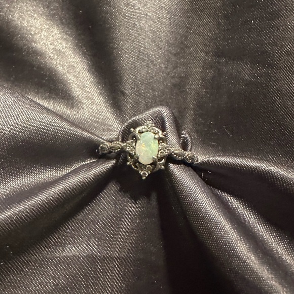 Opal Ring - Picture 1 of 4
